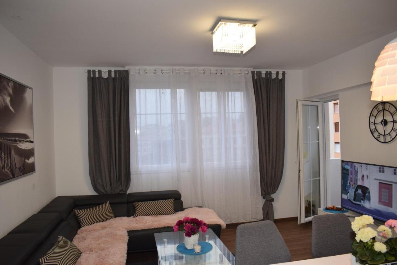 Apartment Trixi Pula Exterior photo