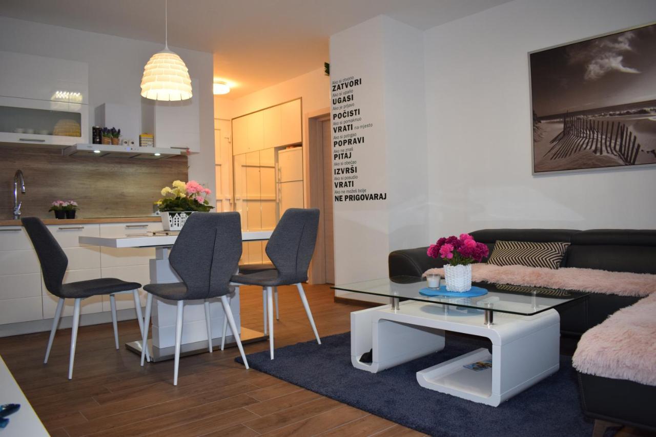 Apartment Trixi Pula Exterior photo